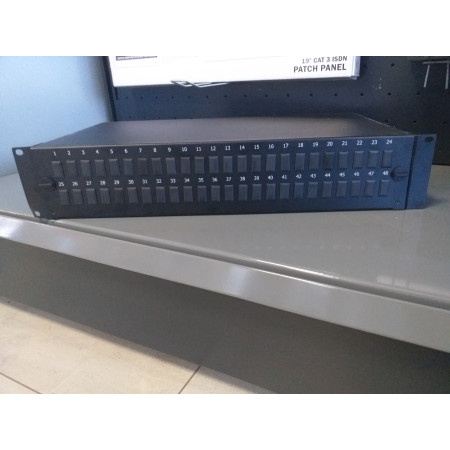 LWL PATCH PANEL 48 SC SX/LC DX CRNI 2U PRAZAN